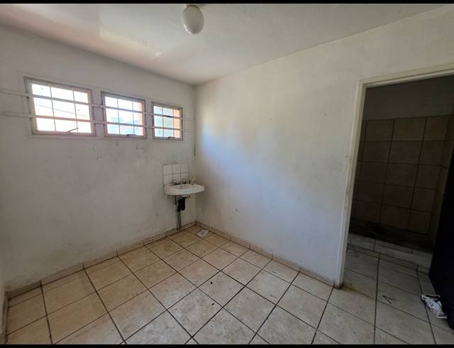 292M² MINI FACTORY TO LET IN KYA SANDS